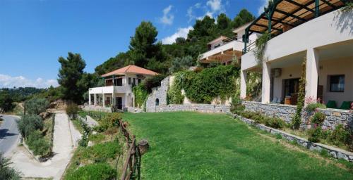 Helen’s 11 boutique in Skiathos, Greece