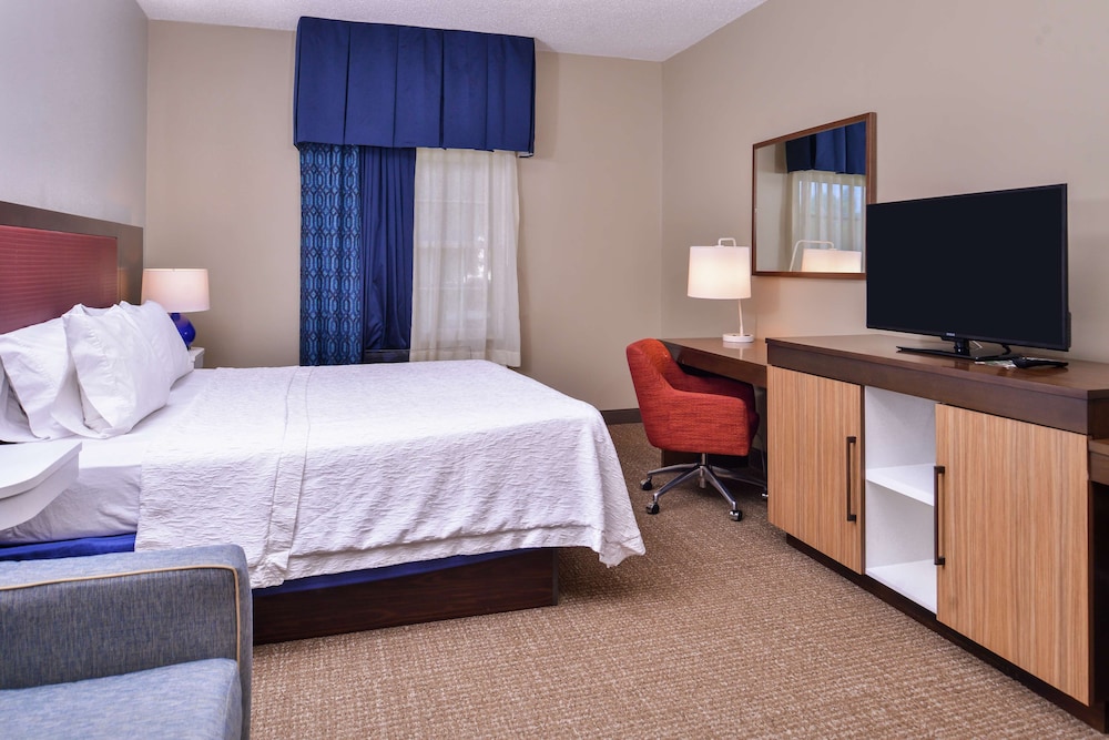 Hampton Inn Lexington Historic District - photo 25