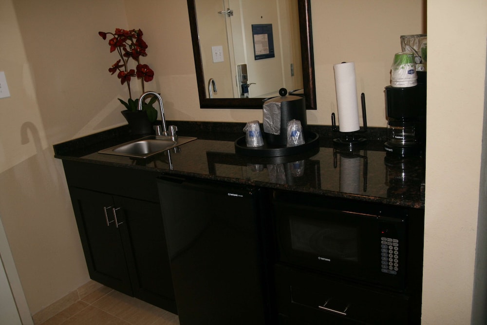 Hawthorn Extended Stay by Wyndham Kilgore - photo 18