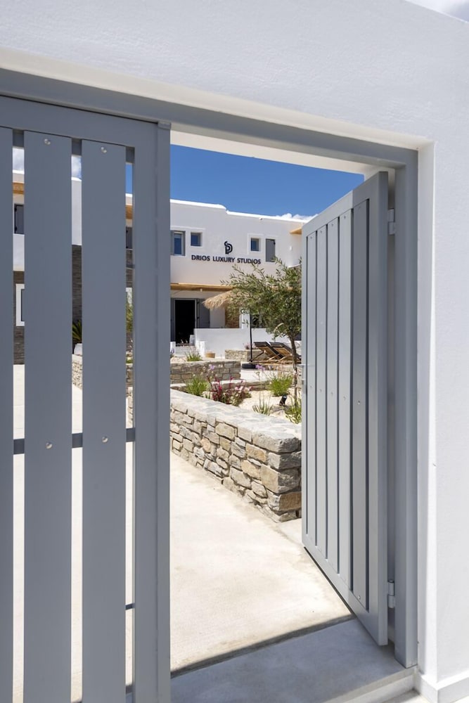 Drios Luxury Studios - carbon neutral hotel in Paros