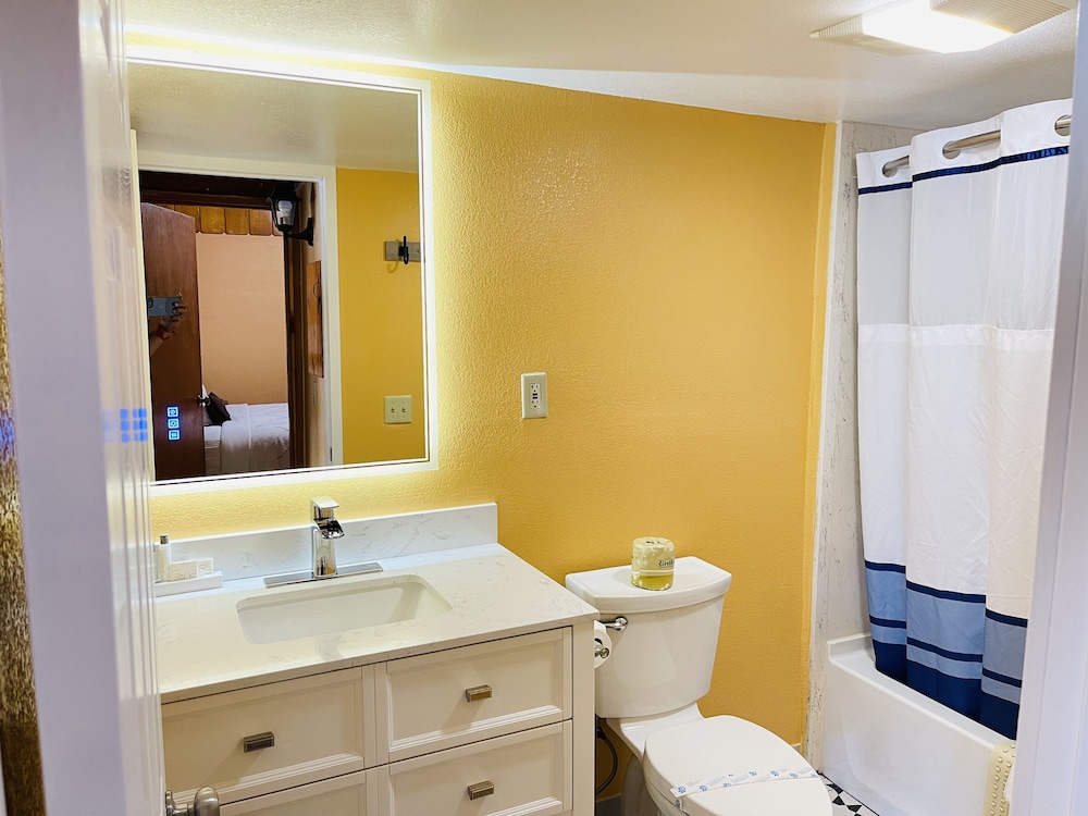 Apple Inn Motel - photo 40