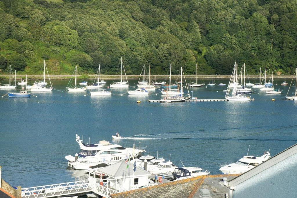 Ferry View Views over the Dart elegant three storey house unique Sky Room — 4-Star Luxury Hotel in Dartmouth, United Kingdom