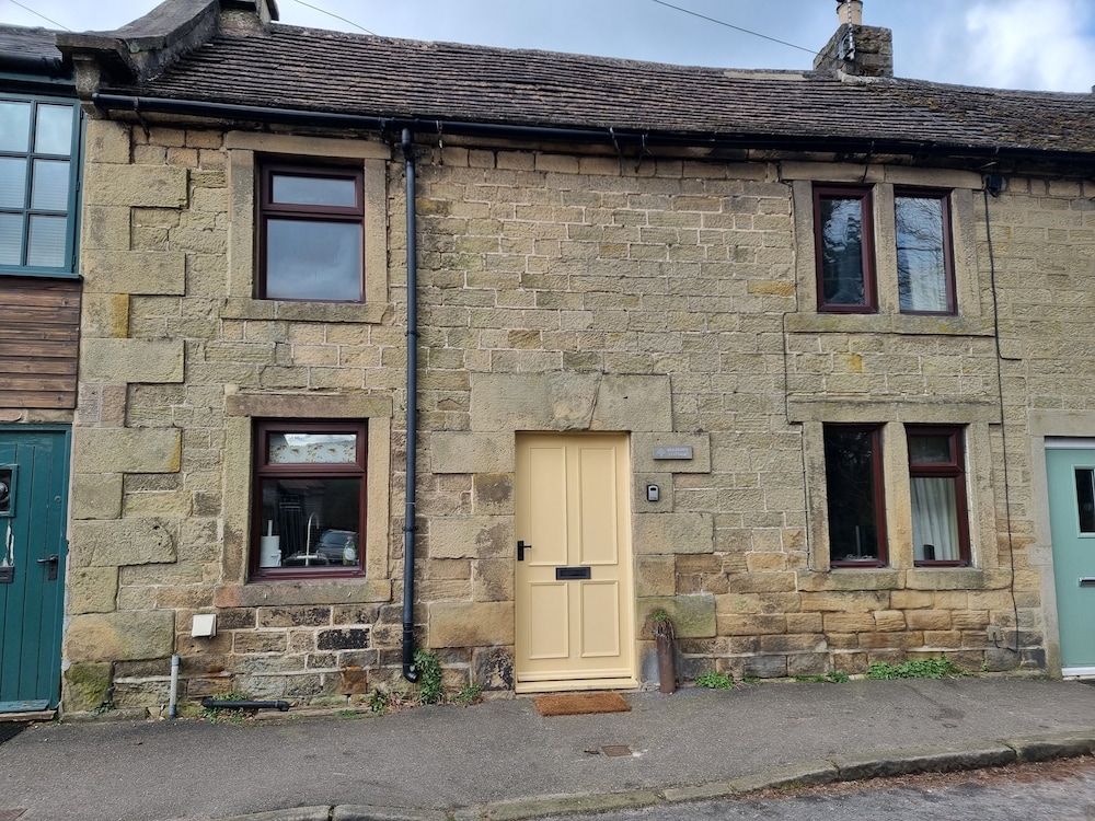 Mulberry Cottage — 4-Star Luxury Hotel in Bakewell, United Kingdom