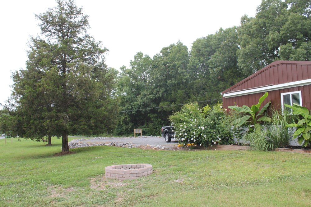 Shawnee Trails Lodging and Suites - photo 36