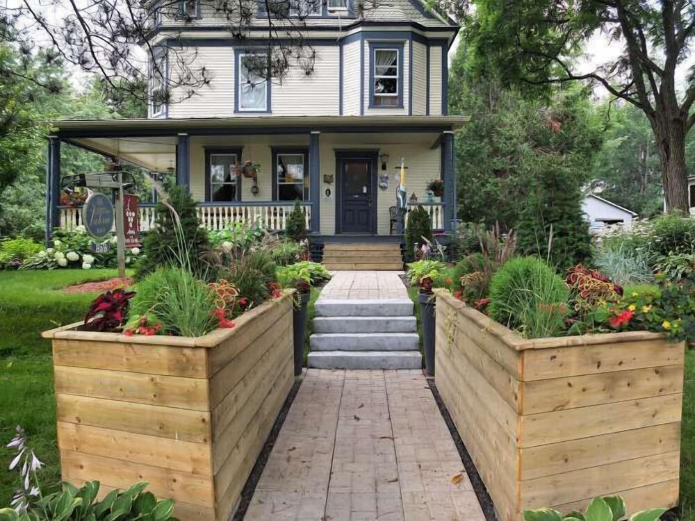 Les Caprices de Victoria — 4-Star Luxury Hotel in Sutton, Canada