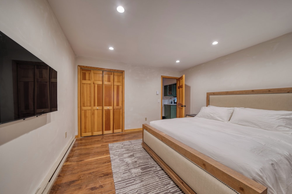 The Haüs Windham Spacious Suites Hot Tub Mountain Views - photo 4