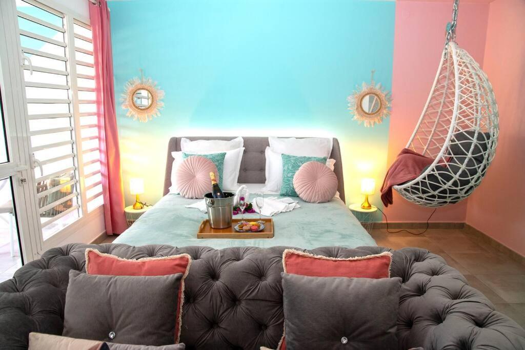 Grand studio avec Jardin Wifi et parking privé — 4-Star Luxury Hotel in Fort-De-France, Martinique