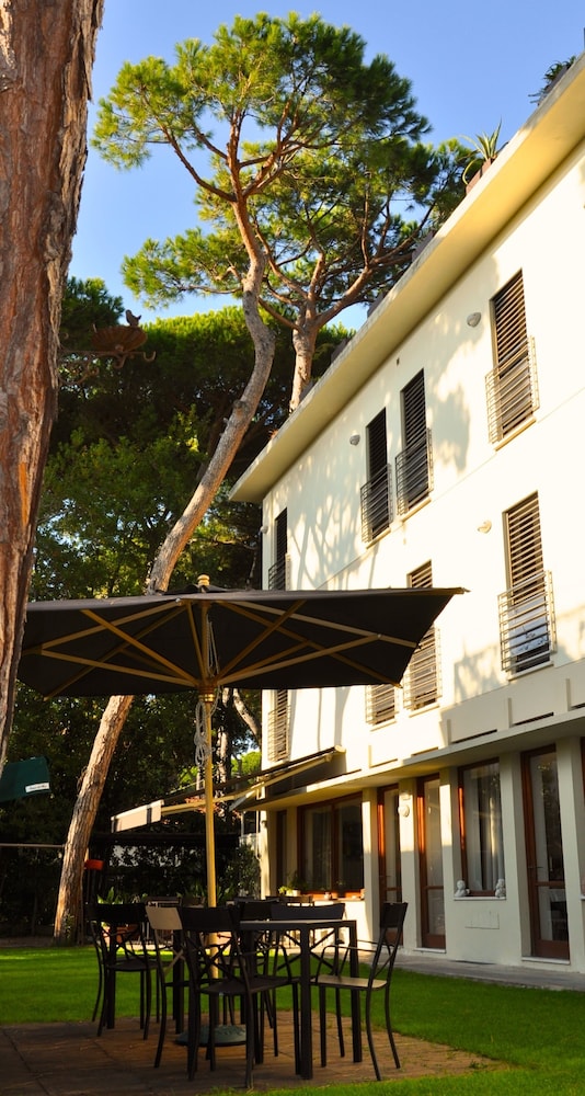 Hotel Etruria in Forte Dei Marmi, Italy