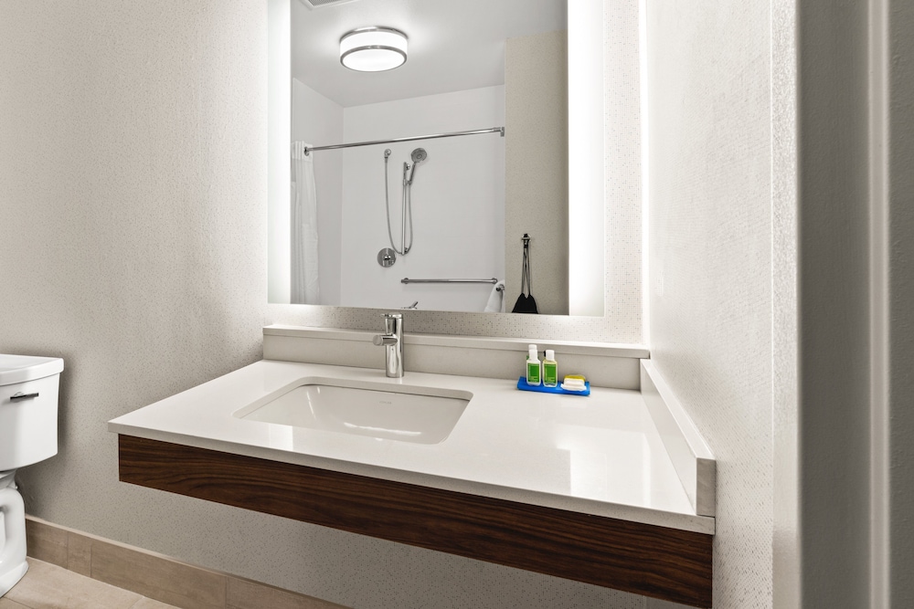 Holiday Inn Express & Suites Suisun City by IHG - photo 15