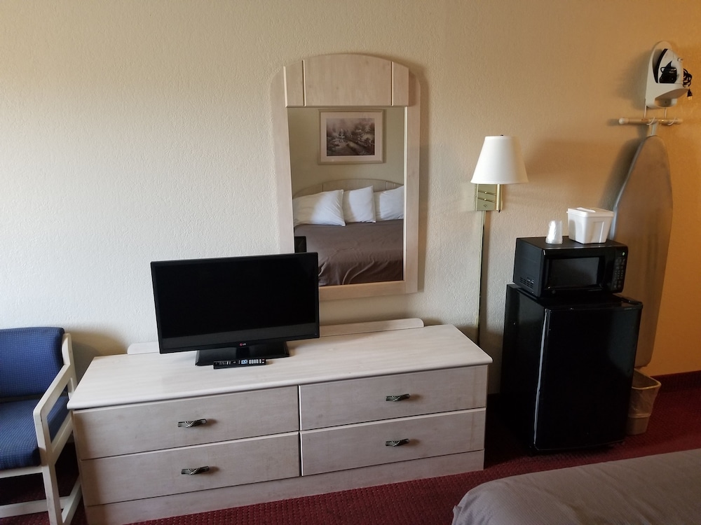 Americas Stay Inn - photo 18