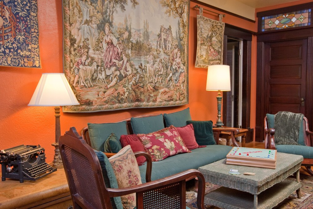 Kelley & Young Wine Garden Inn - photo 41