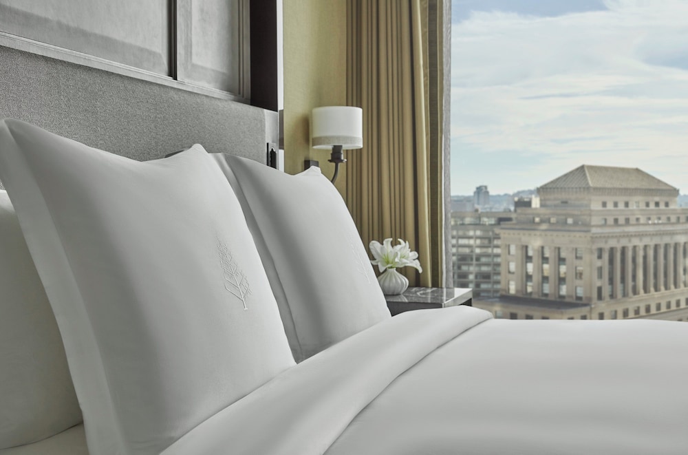 Four Seasons Hotel One Dalton Street Boston - photo 29