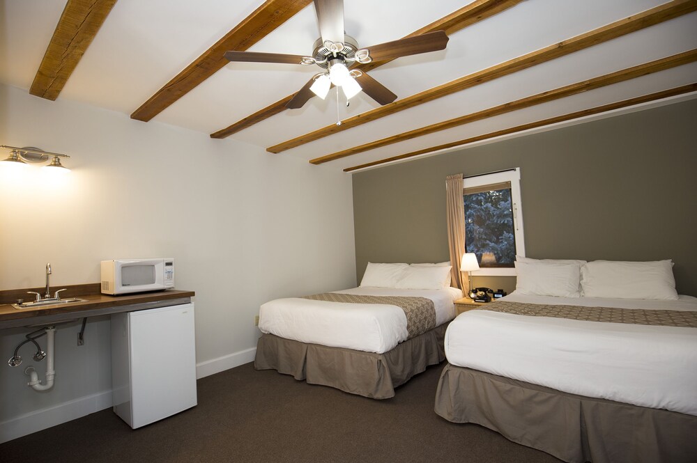 Columbine Inn & Conference Center - photo 6