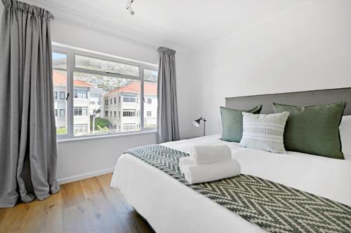 Bantry Bay Apartment with Amazing Views and a Short Walk to the Beach
