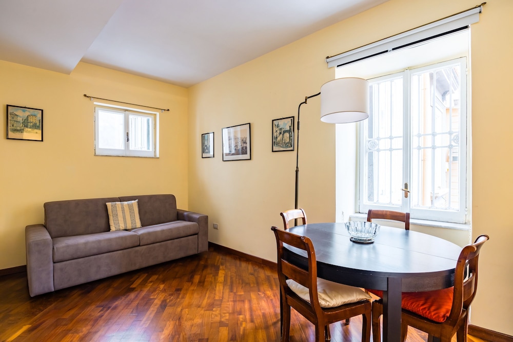 Bisignano 11 — 4-Star Luxury Hotel in Naples, Italy
