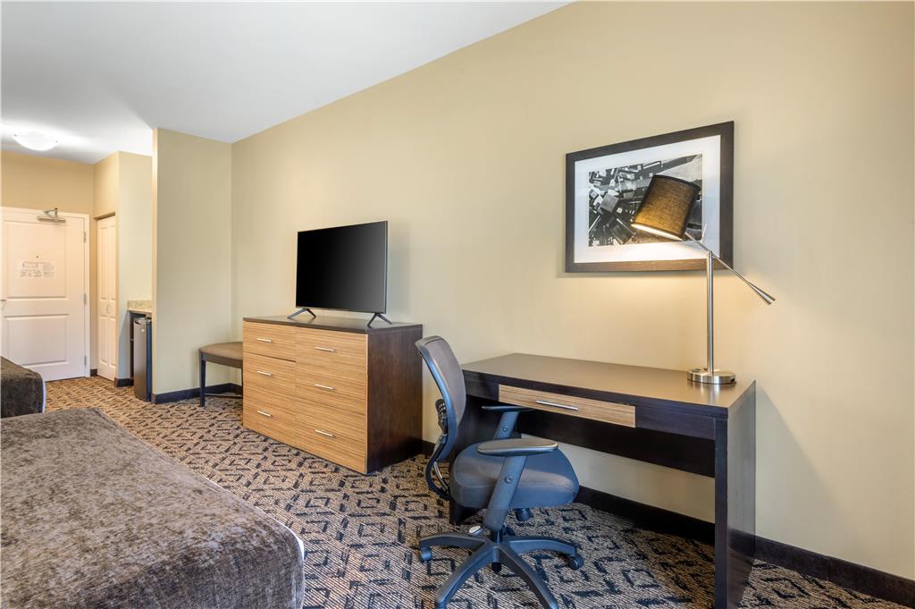 Best Western Plus College Park Hotel - photo 18