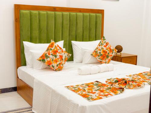 Shelo Transit Hotel in Katunayaka, Sri Lanka