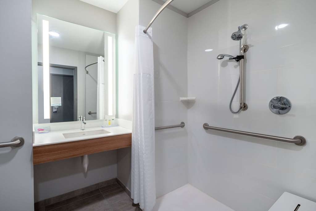 Microtel Inn & Suites by Wyndham Winchester - photo 22