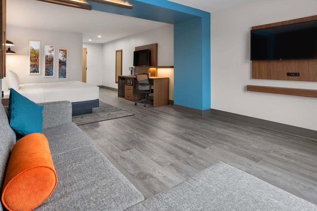 La Quinta Inn & Suites By Wyndham Williston Burlington - photo 18