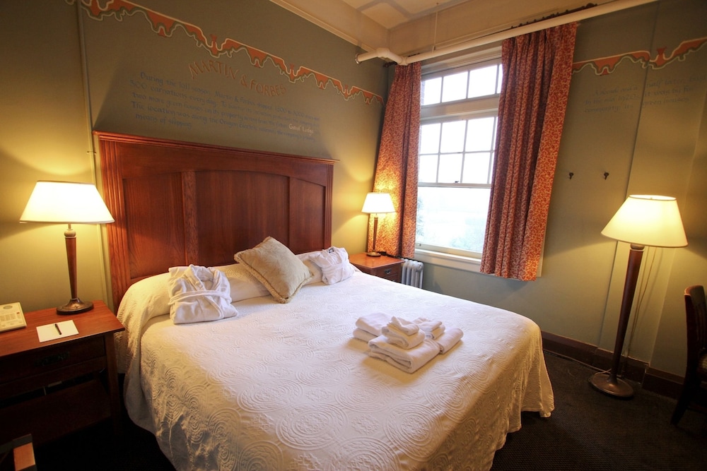 McMenamins Grand Lodge - photo 10