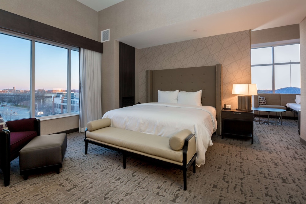 DoubleTree by Hilton Evansville - photo 32