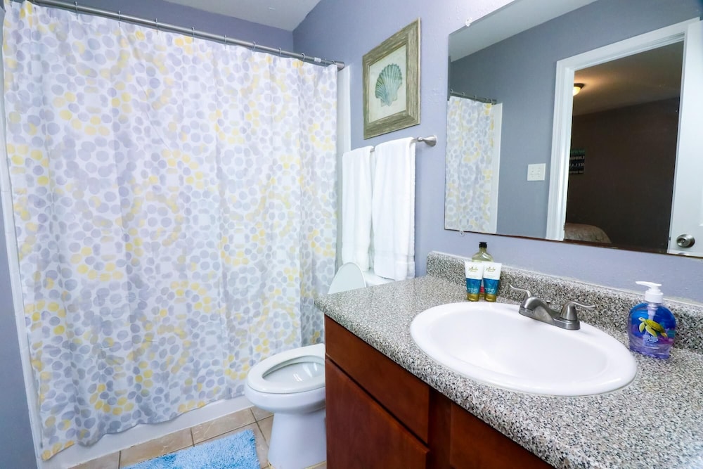 No Worries Beautiful 2 bed 2 bath at The Palms Great Location and Amenities Galore - photo 9