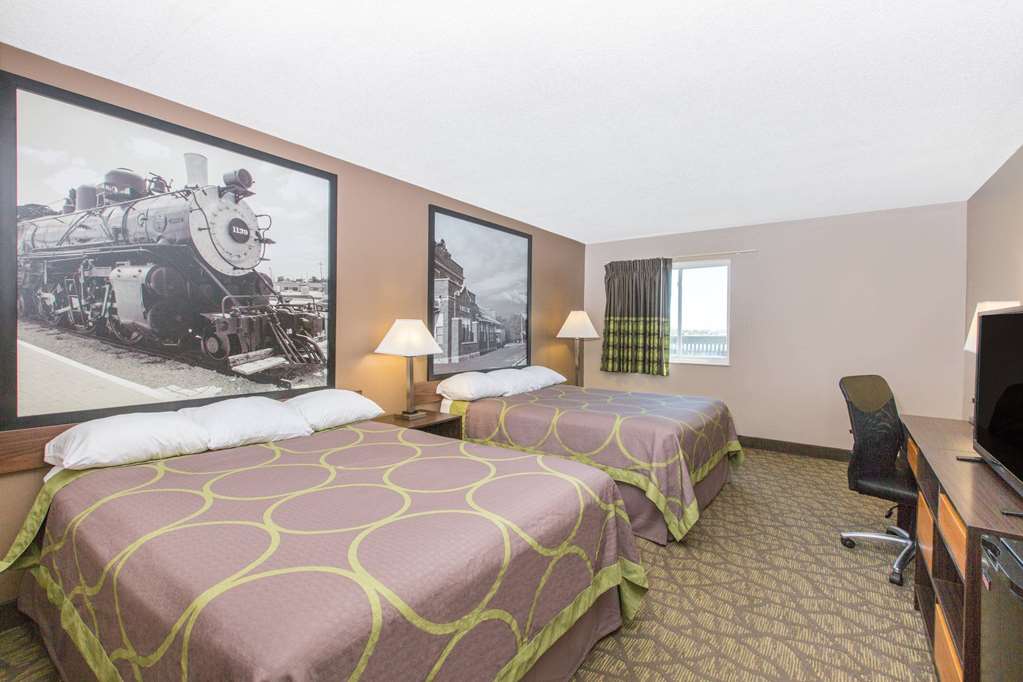 Super 8 by Wyndham Belleville - photo 6