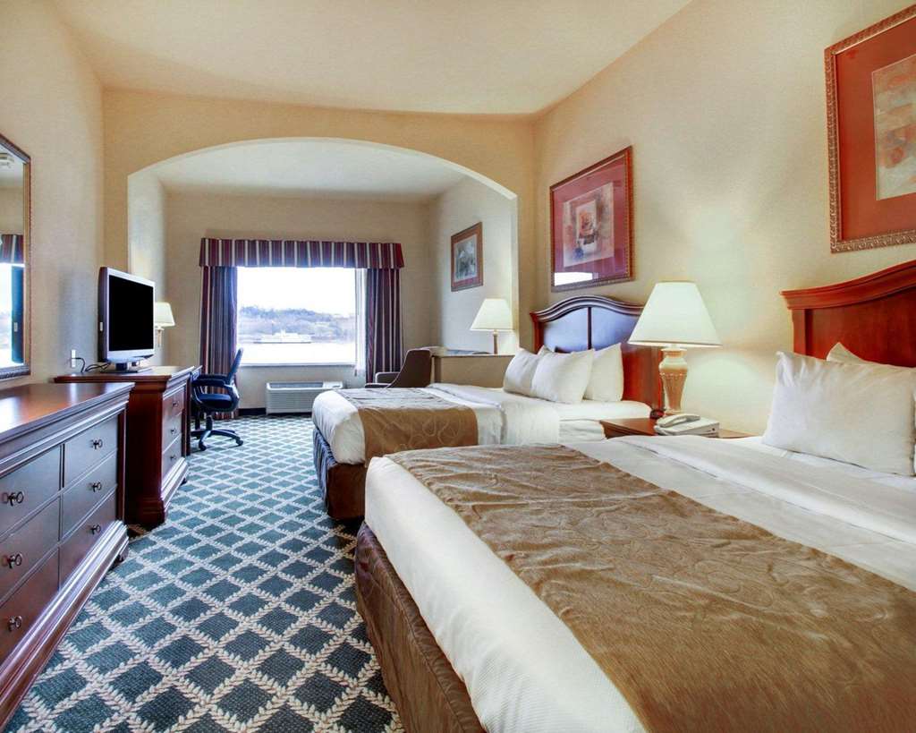 Clarion Suites Vidalia Riverfront - photo 8