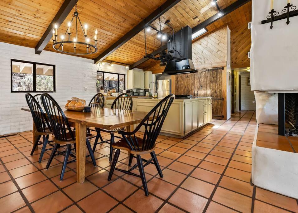 Scenic Spanish Rancho Breathtaking Views — Three Rivers