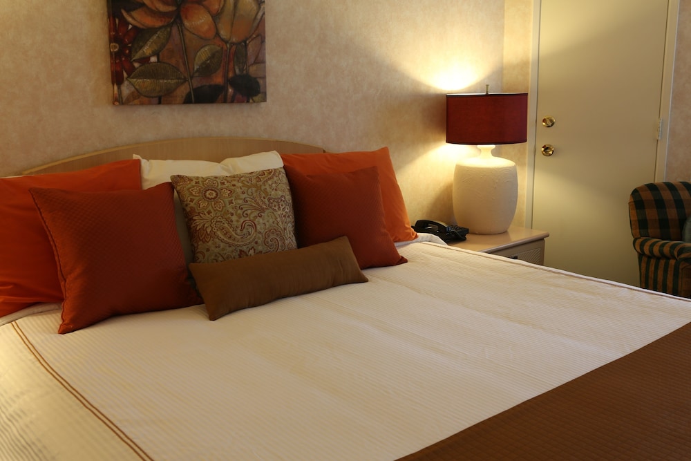 Inn at Deep Canyon - photo 2