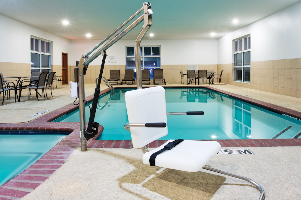 Holiday Inn Express Hotel & Suites Alvarado by IHG - photo 14