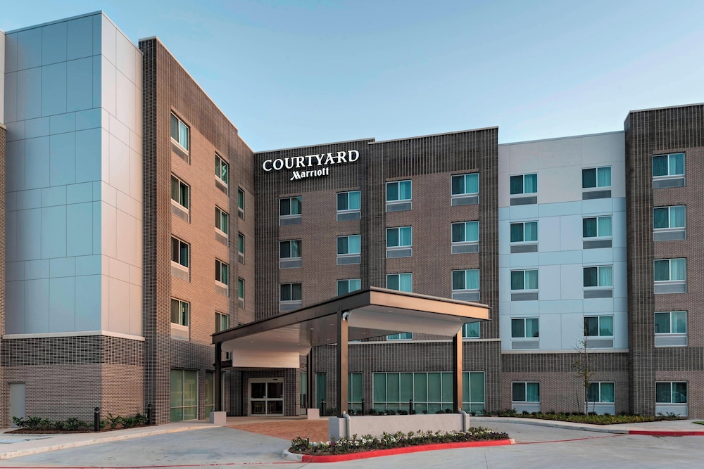 Courtyard Houston Sugar Land lake Pointe
