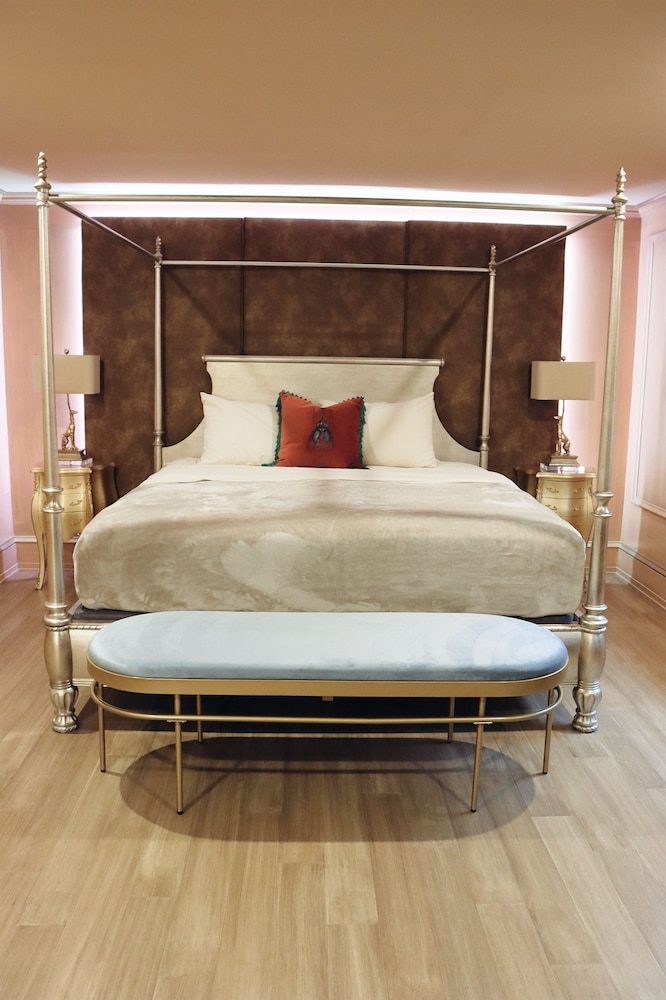 The Edward Hotel - photo 8