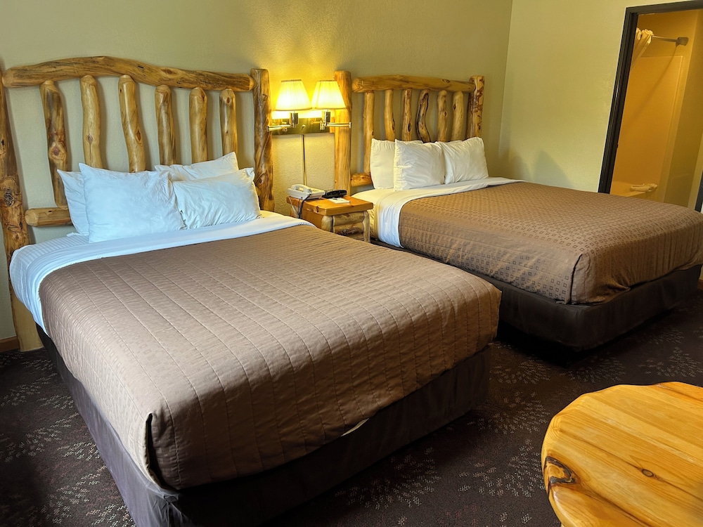Super 8 by Wyndham Bridgeview of Mackinaw City - photo 17