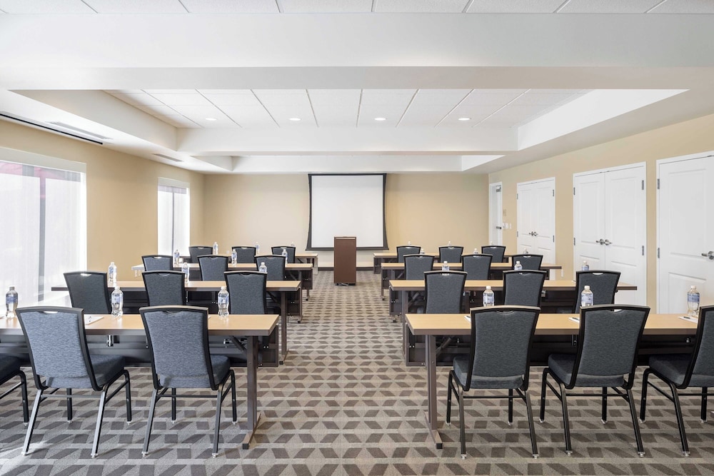 TownePlace Suites by Marriott Portland Vancouver - photo 27