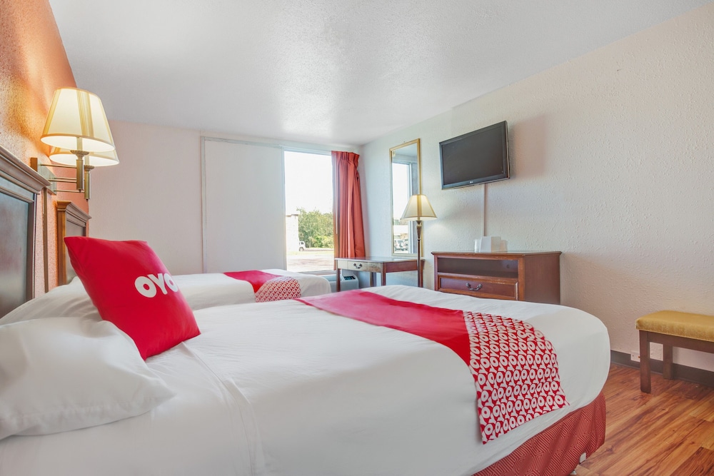 OYO Hotel Mona Lake Muskegon - photo 16