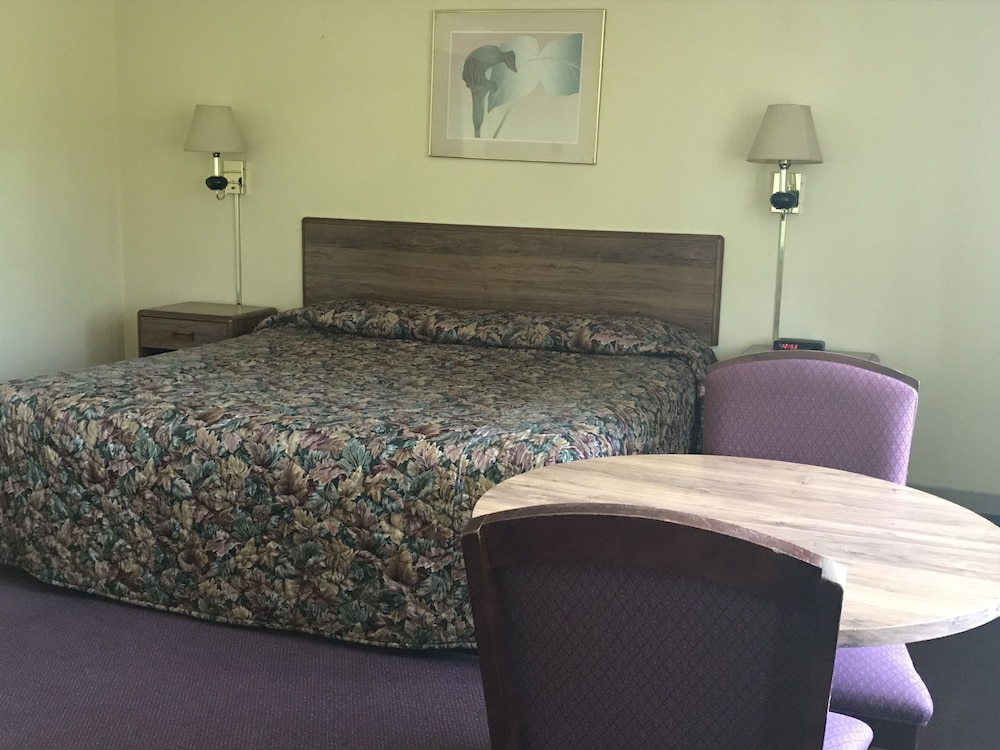 Allenwood Motel - photo 7
