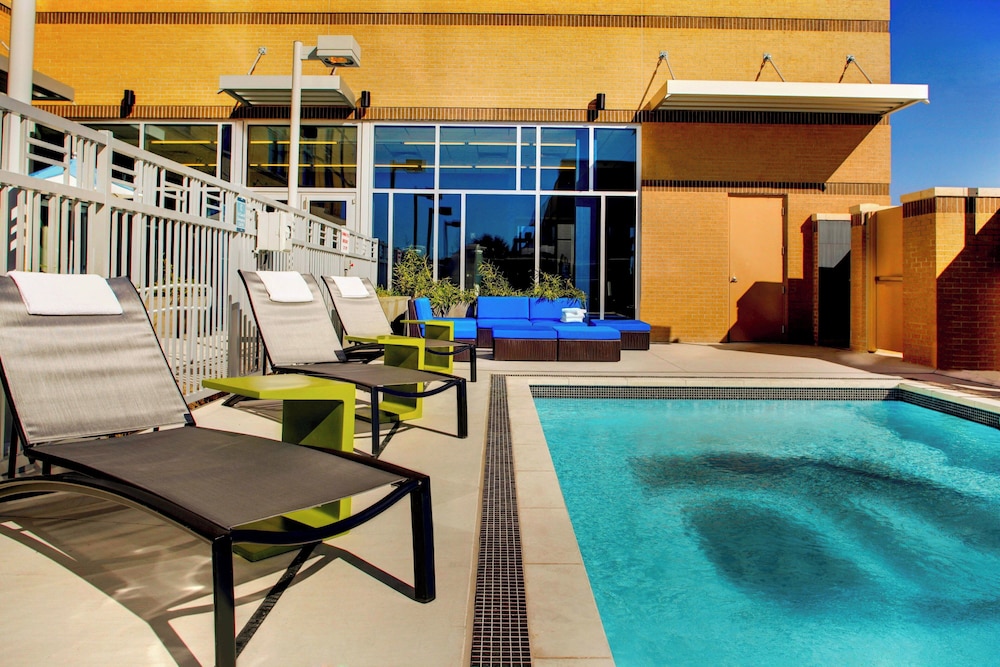 Aloft Austin at The Domain - photo 26