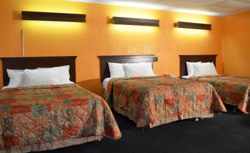 Knights Inn Bluefield - photo 21