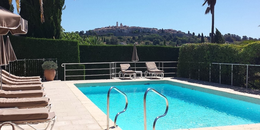 Hôtel Alain Llorca — 4-Star Luxury Hotel in La Colle-Sur-Loup, France