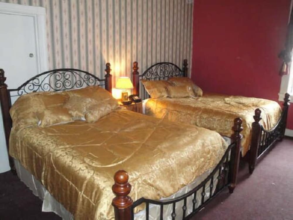 Biltmore Suites Hotel - photo 11