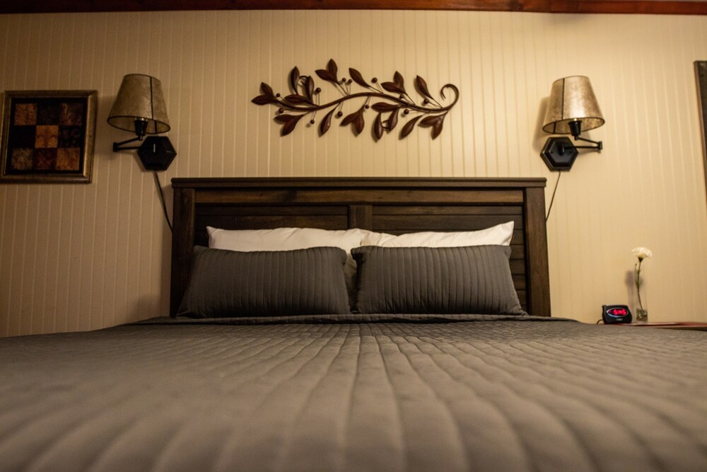 Hocking Hills Inn - photo 16