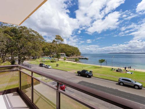 Collendina 4 fantastic water views and sea breezes — 4-Star Luxury Hotel in Hawks Nest, Australia