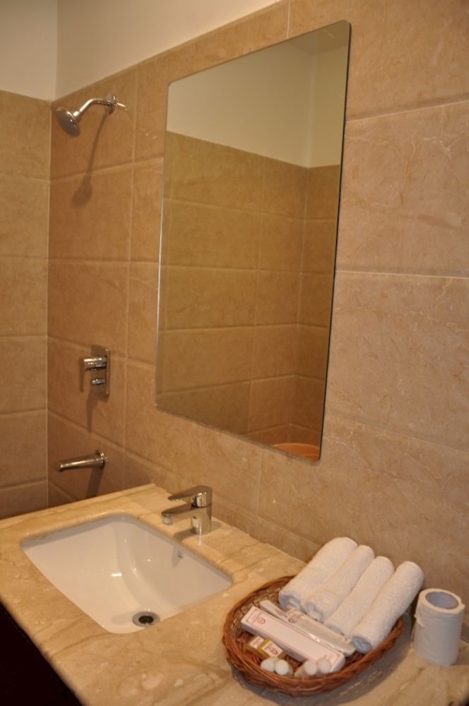 Hotel Basera