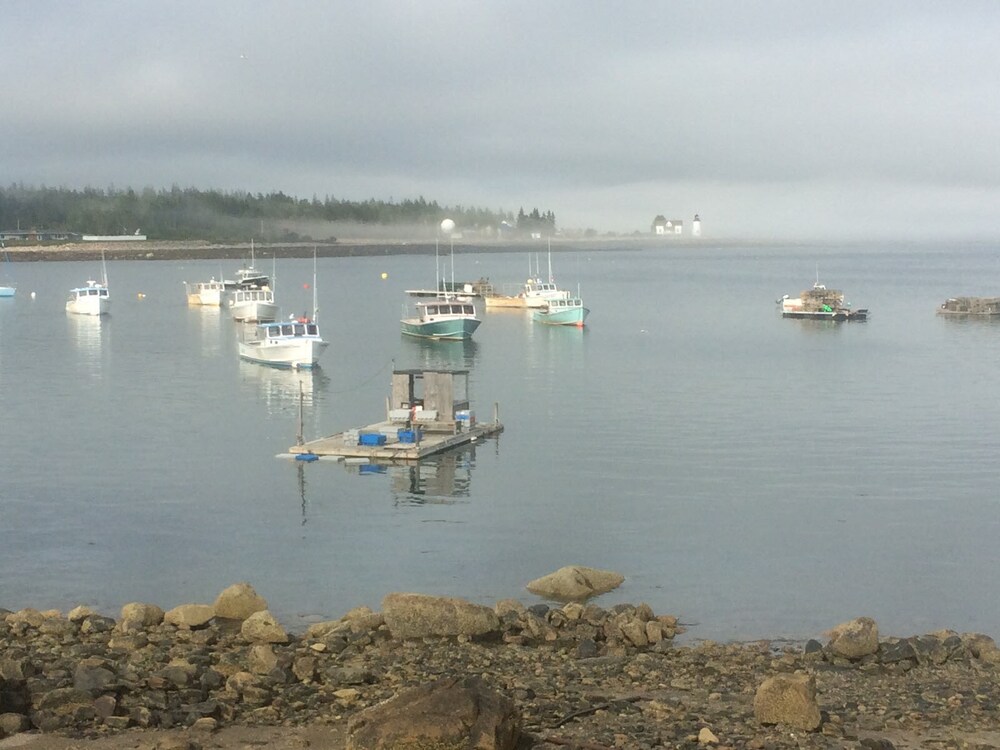 Elsa's Inn on the Harbor - photo 20
