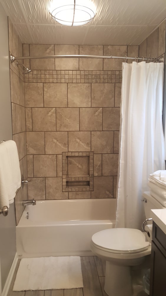 Tower Extended Stay Suites - photo 15