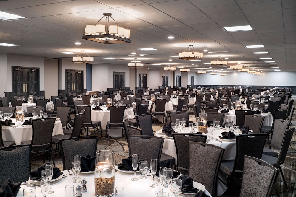 Embassy Suites by Hilton Austin Central - photo 37