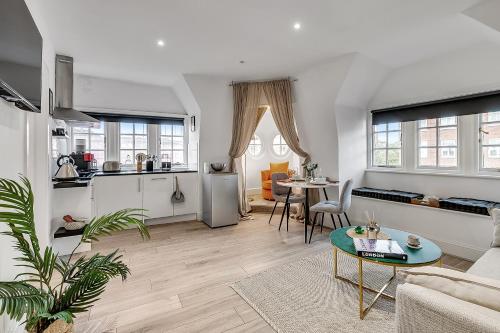 Lovely Kensington Apartments — 4-Star Luxury Hotel in London, United Kingdom