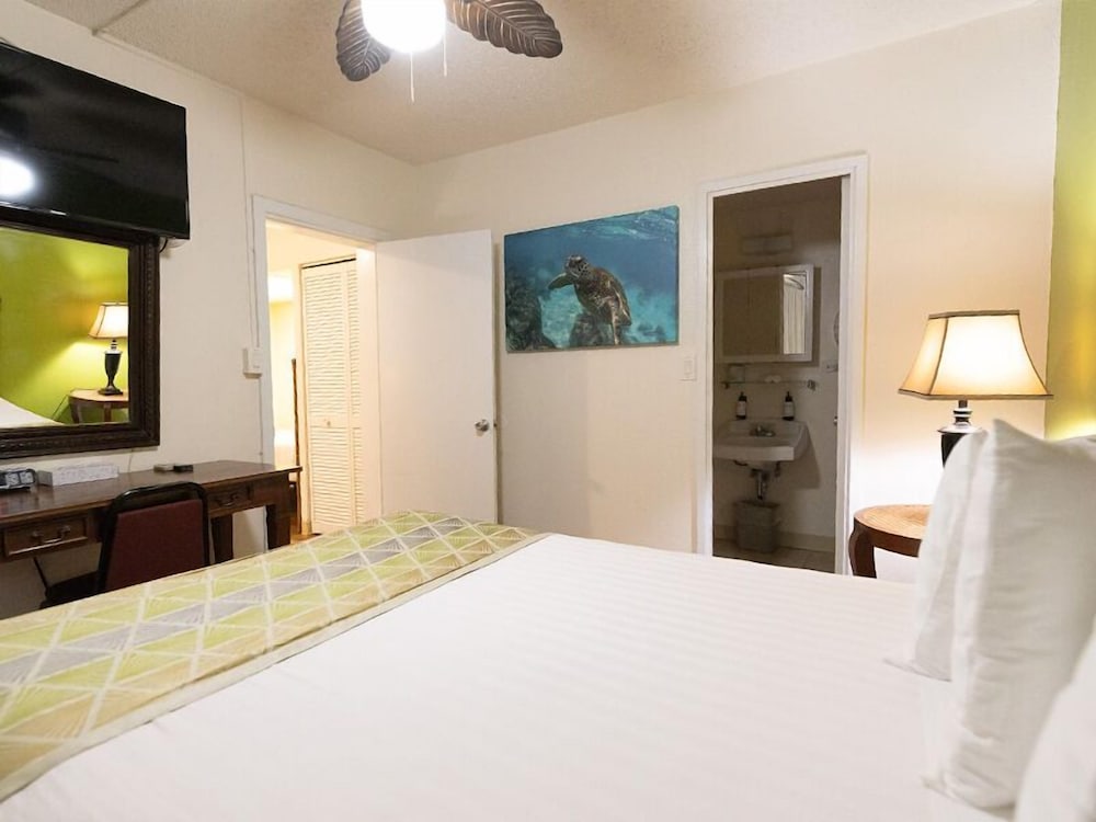 Pacific Marina Inn Airport Hotel - photo 18