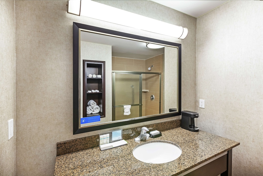 Hampton Inn & Suites Houston League City - photo 18